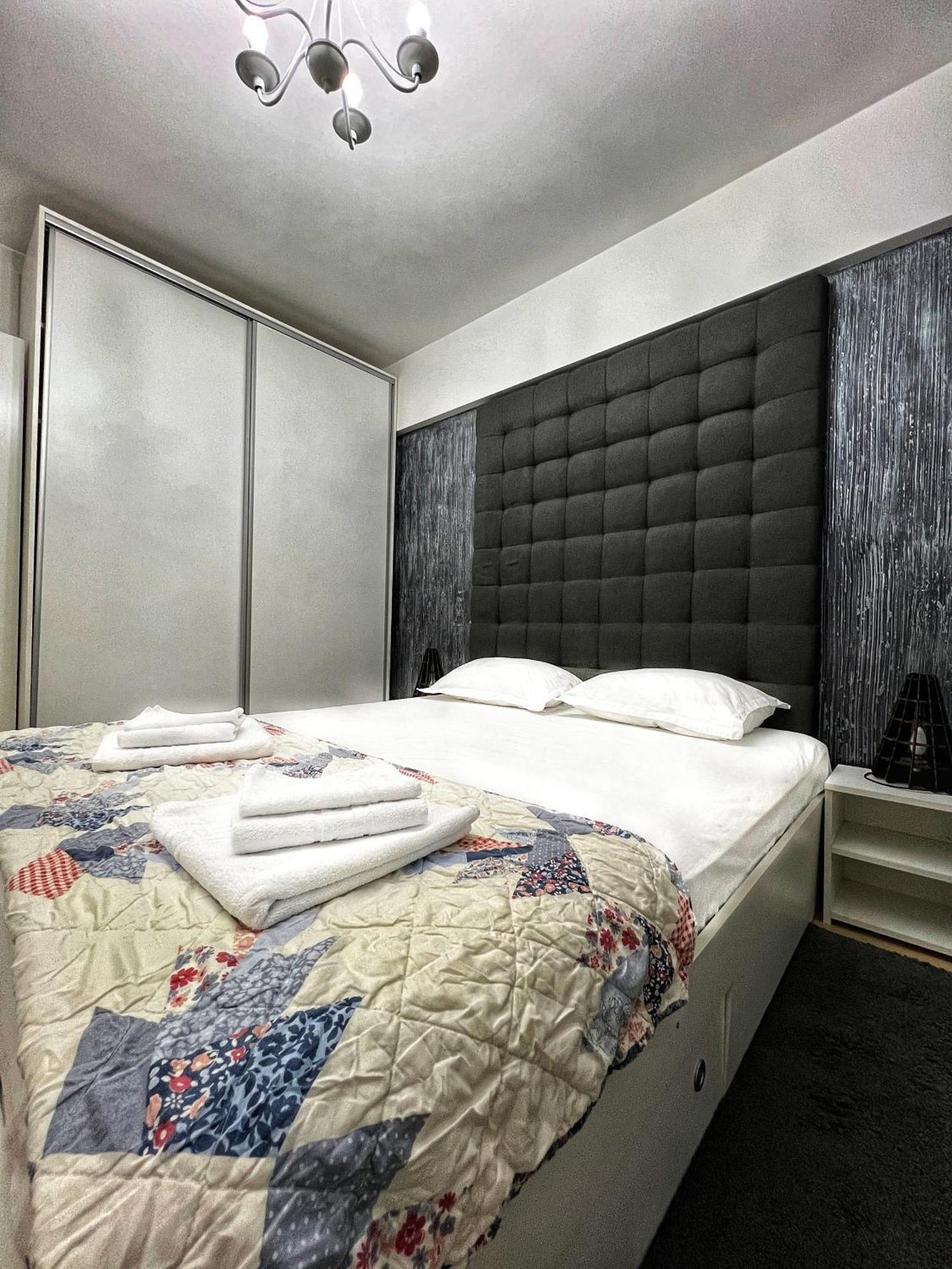 Boutique Park Residences 5 Bukares Bagian luar foto